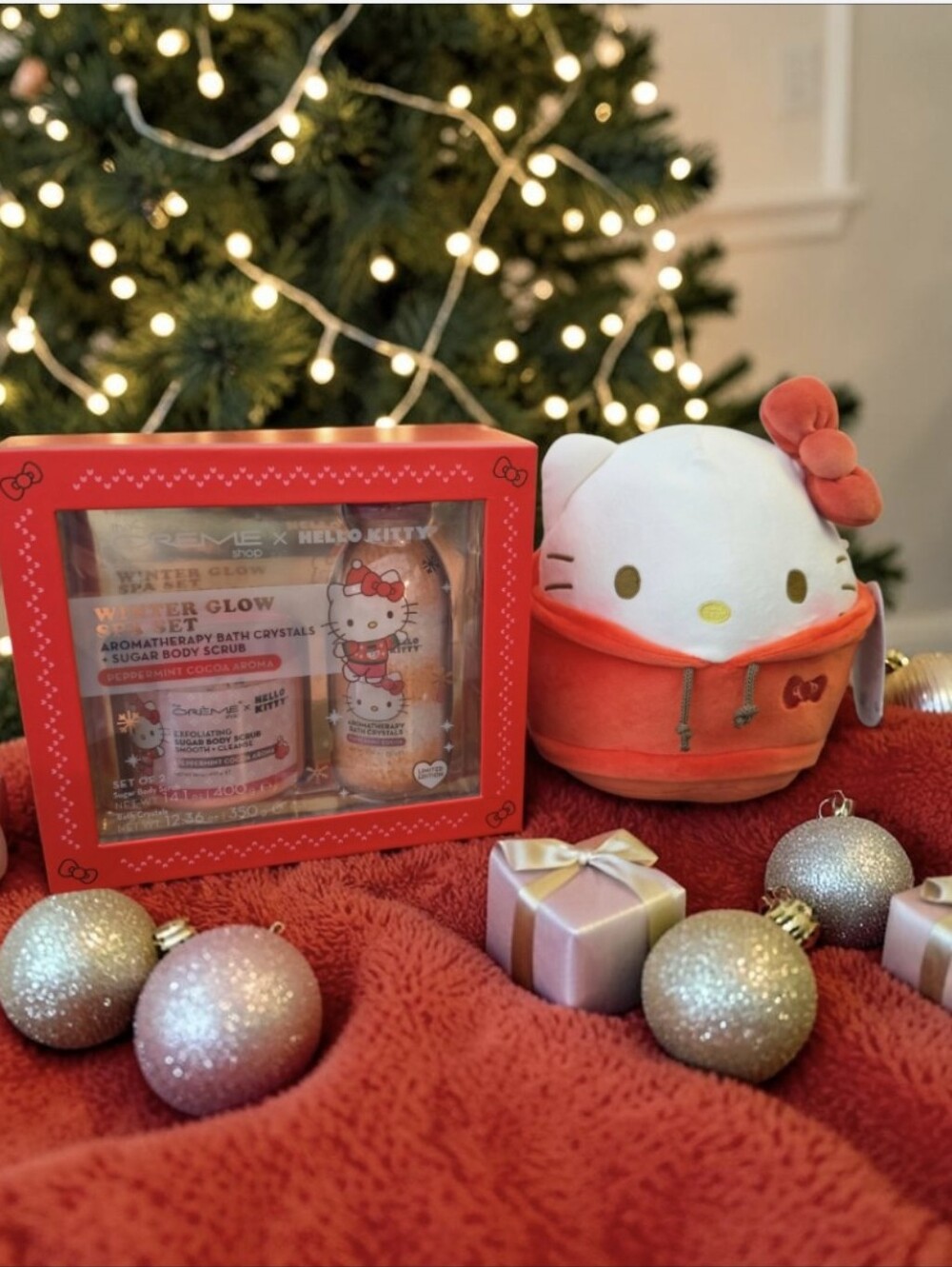 NWT Hello Kitty Red Plush & Gift Set - Festive Home Accent